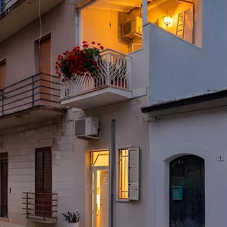 Libeccio House 度假居 *