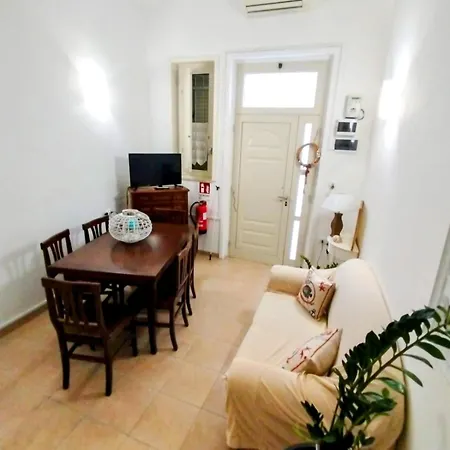 Libeccio House-relax E Stile A Due Passi Dal Mare