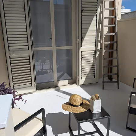 Libeccio House-relax E Stile A Due Passi Dal Mare بيت للعطل