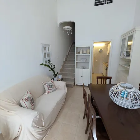 بيت للعطل Libeccio House-relax E Stile A Due Passi Dal Mare أفولا